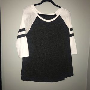 Baseball tee